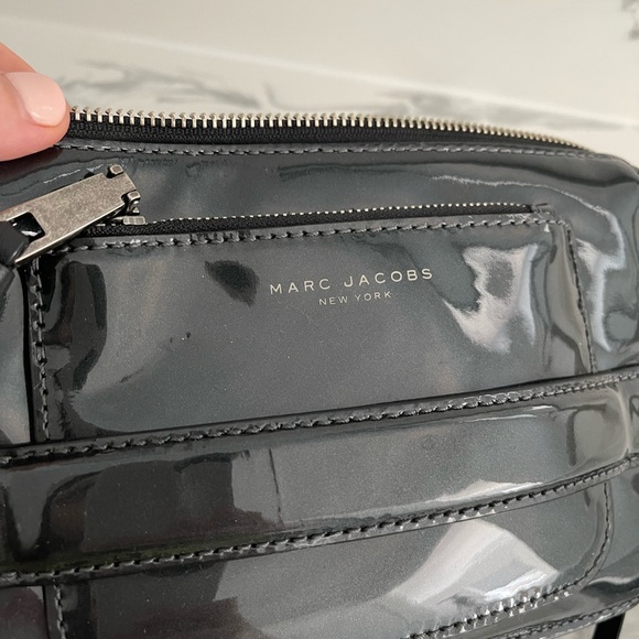 Marc Jacobs Madison Crossbody Purse in Patent Leather RARE - Picture 3 of 5
